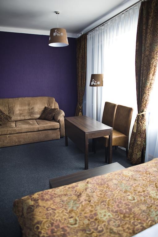 Hotel Korona Łuków Стая снимка