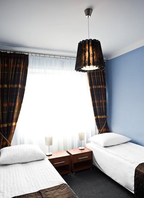 Hotel Korona Łuków Стая снимка