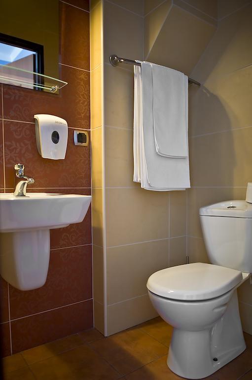 Hotel Korona Łuków Стая снимка