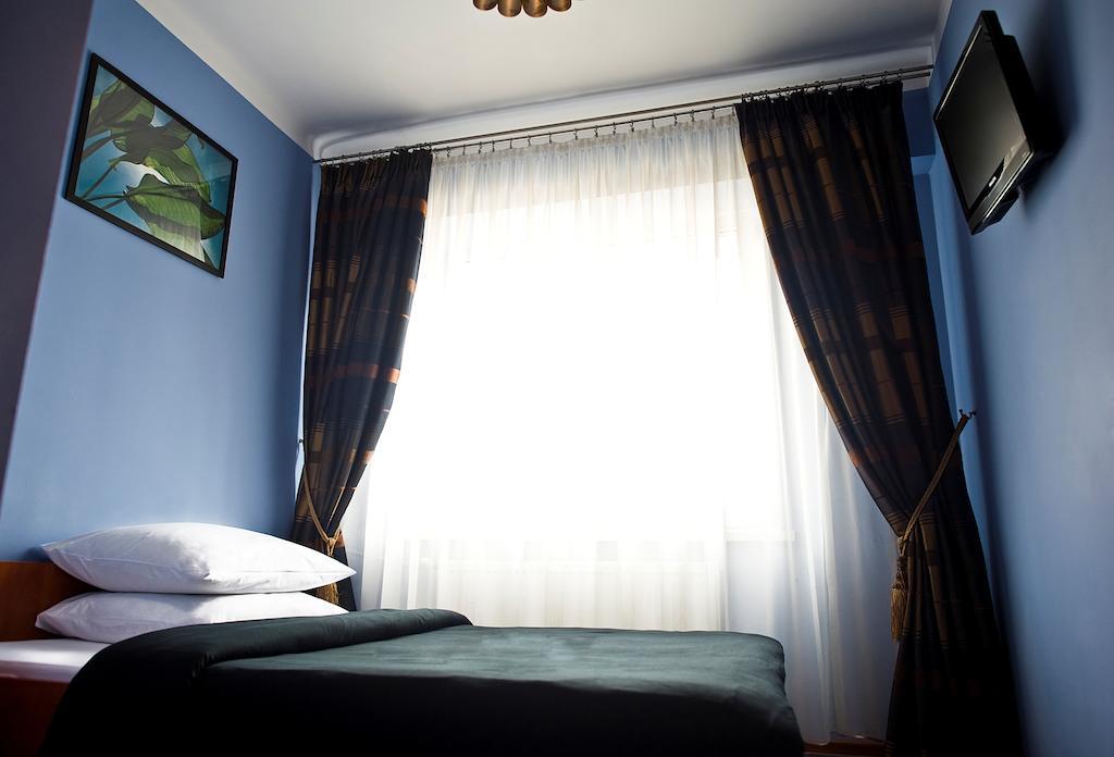 Hotel Korona Łuków Стая снимка