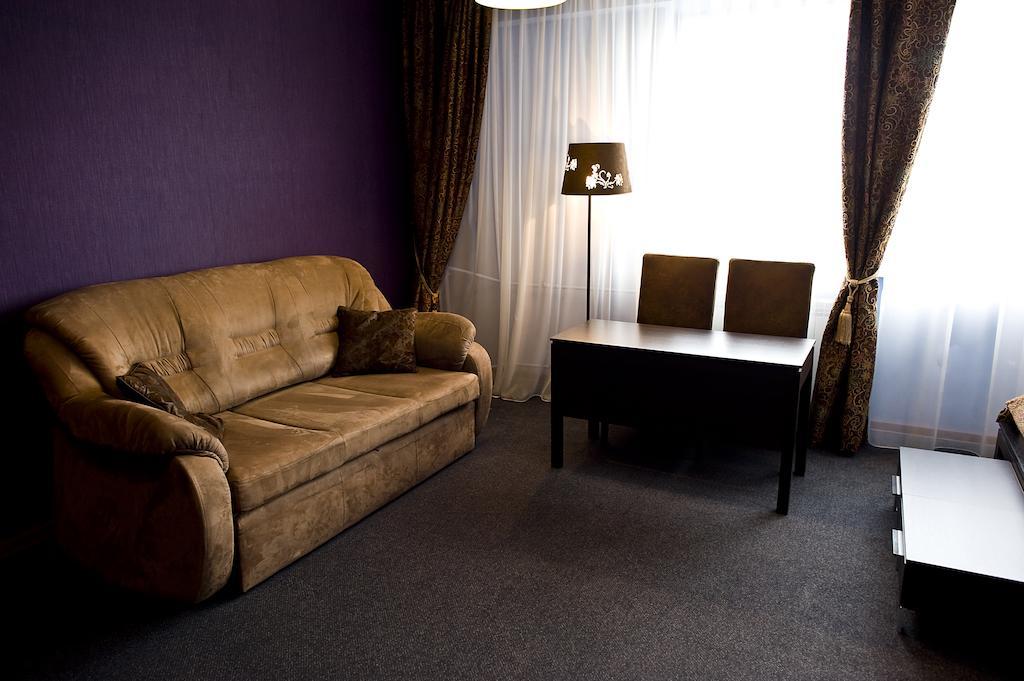 Hotel Korona Łuków Стая снимка
